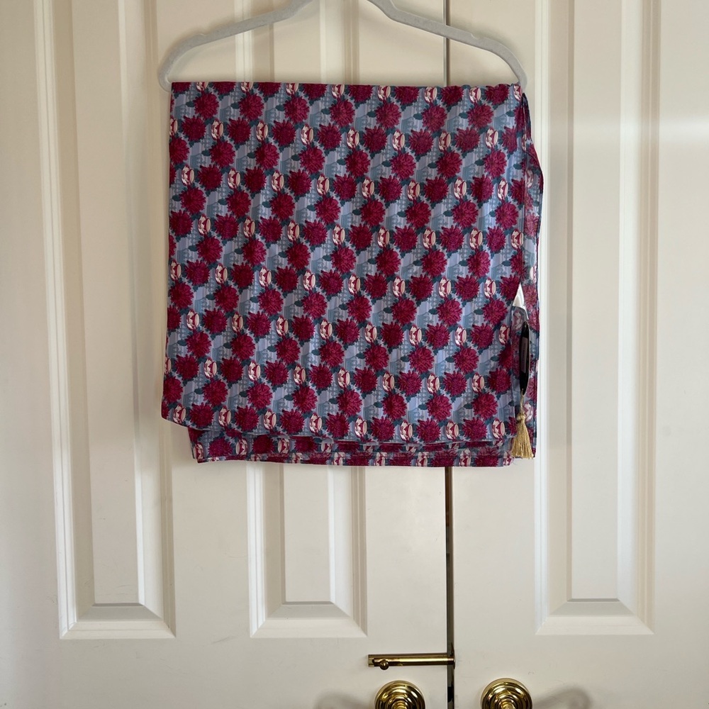 🌻3 for $21. Izzy & Liv Bridgerton Netflix Pink and Blue Patterned Scarf